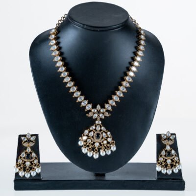 Royal Victorian Necklace with Earrings.